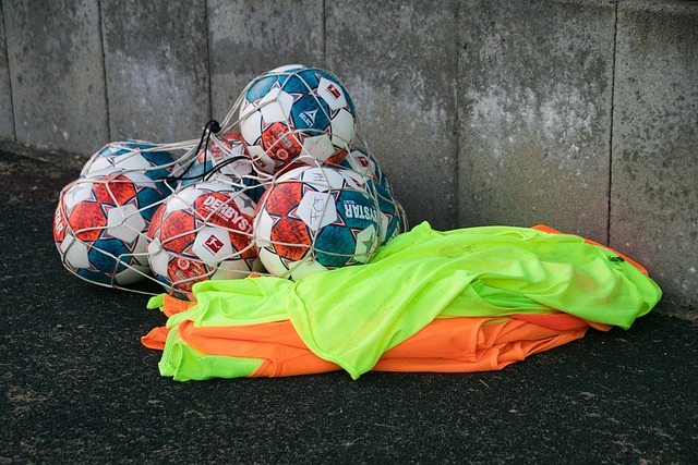 也依賴於他 也依賴於他